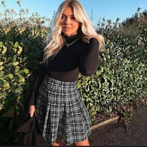 High waisted plaid skirt